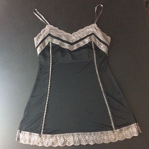 ❤️THE LIMITED BLACK WITH LACE DETAIL CAMISOLE TOP